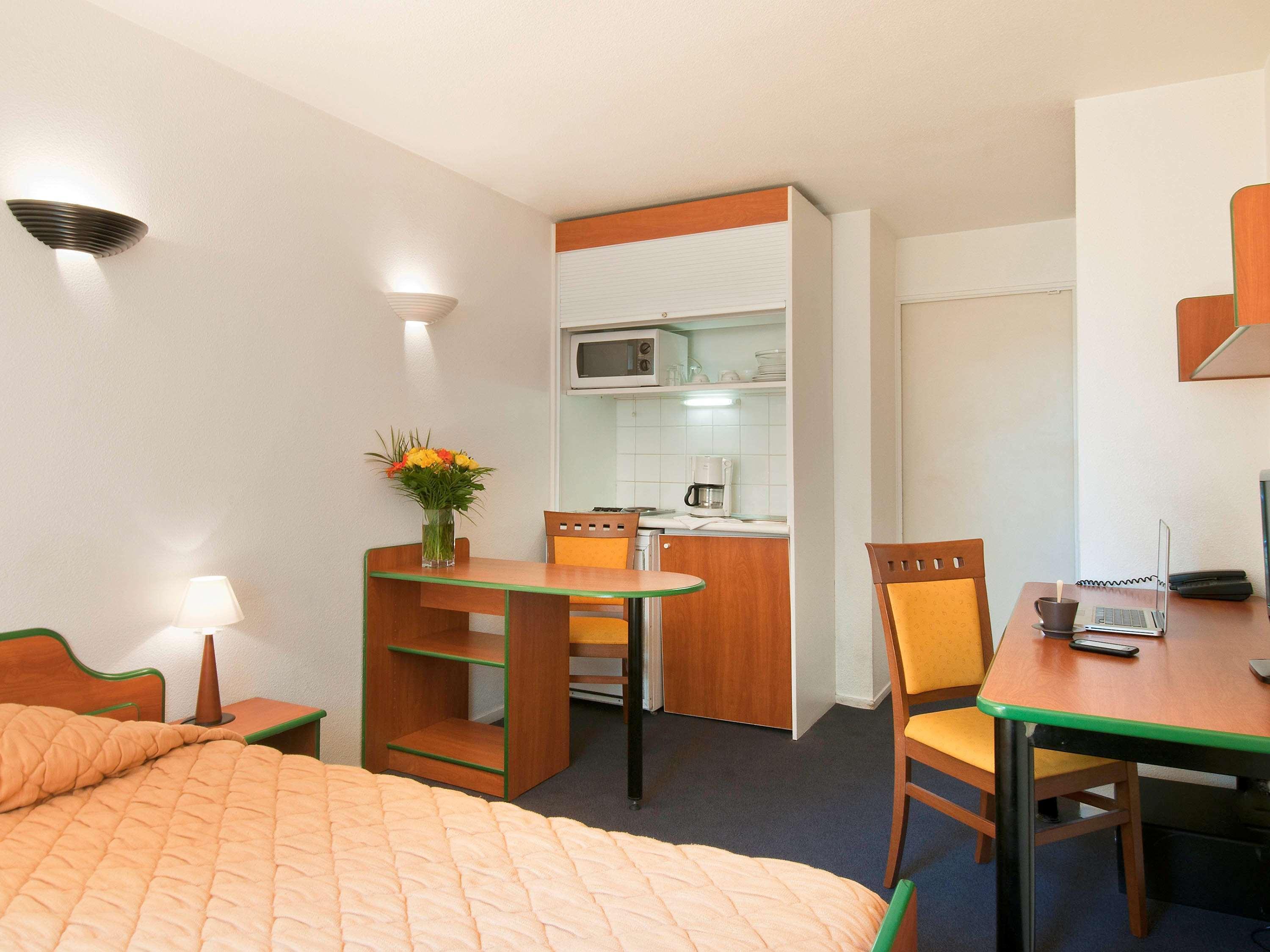 Aparthotel Adagio Access La Defense - Leonard De Vinci Courbevoie Exterior photo